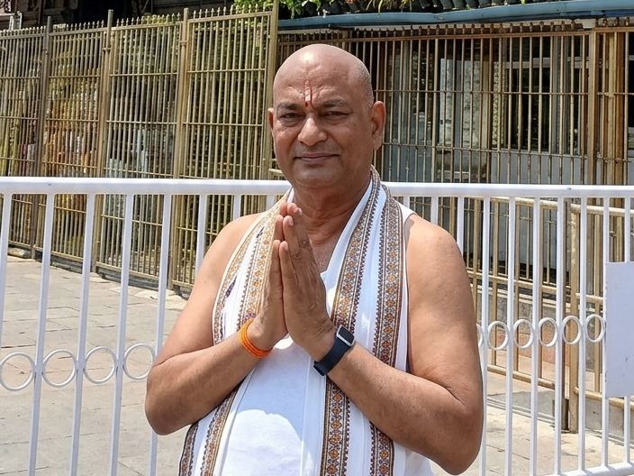 శ్రీవారిని దర్శించుకున్న ఎమ్మెల్యే బీఎల్ఆర్