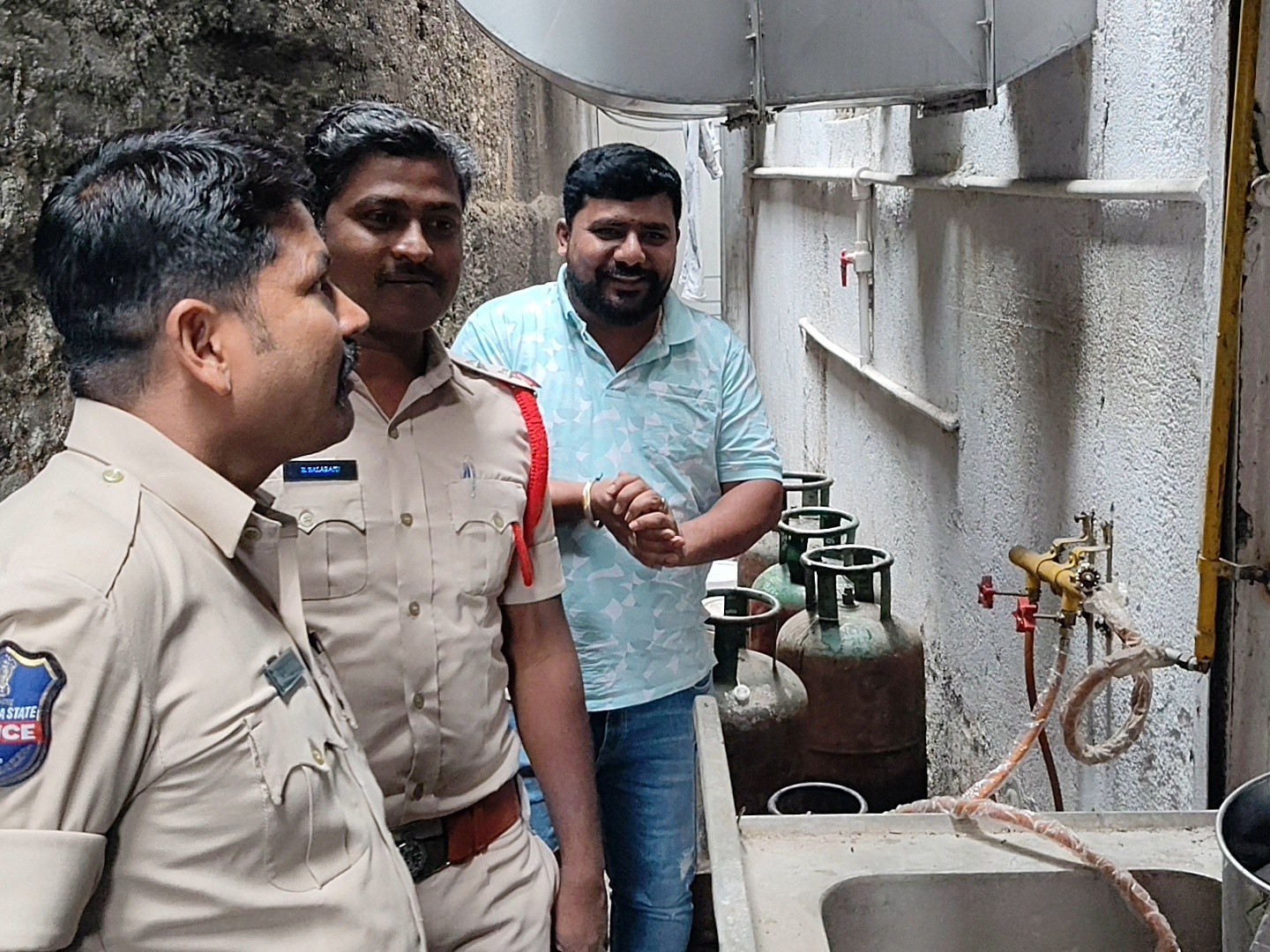 ‘గ్యాస్ అక్రమ రవాణా చేస్తే చర్యలు తప్పవు’