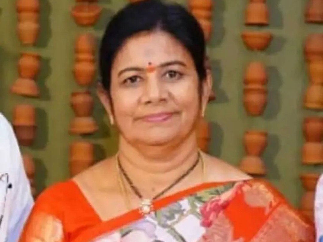 పదో తరగతి హిందీ పరీక్షకు ఇద్దరు గైర్హాజరు