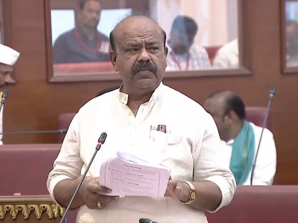 ‘అర్హులైన పేదలకు ఇళ్లను మంజూరు చేయాలి’