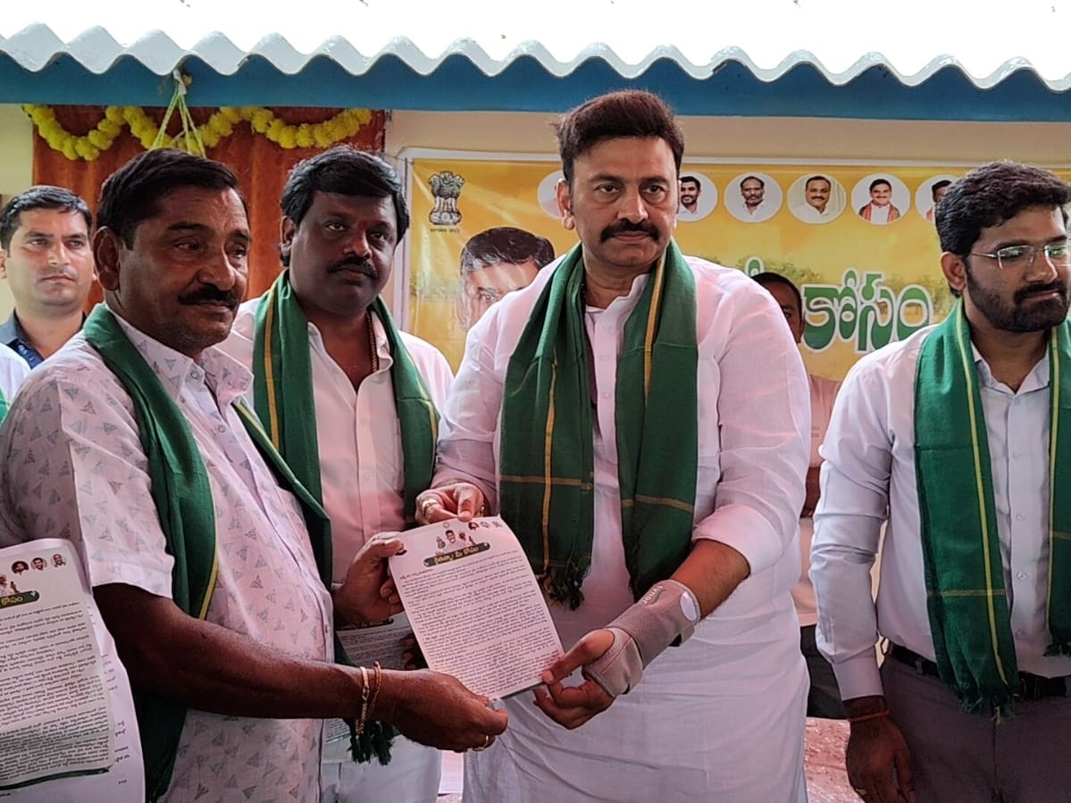 ‘కొత్త వంగడాల సాగుకు అధిక ప్రాధాన్యత ఇవ్వండి’