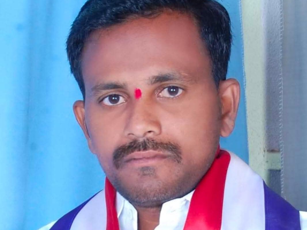 కోమటిరెడ్డిని మంత్రివర్గం నుంచి తొలగించాలి: మహేందర్