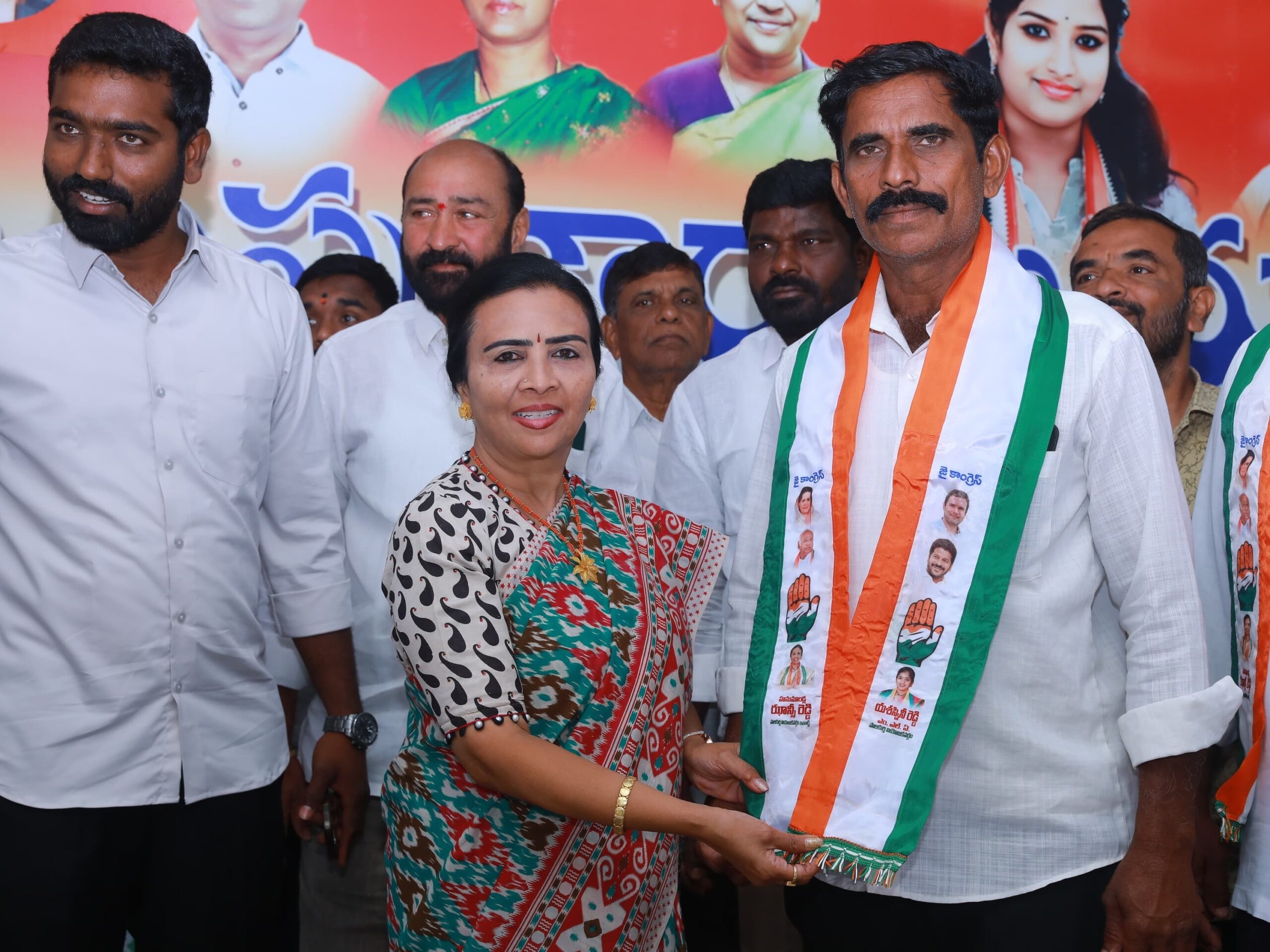 కాంగ్రెస్ పార్టీలో చేరిన పోచంపల్లి గ్రామ BRS నాయకులు