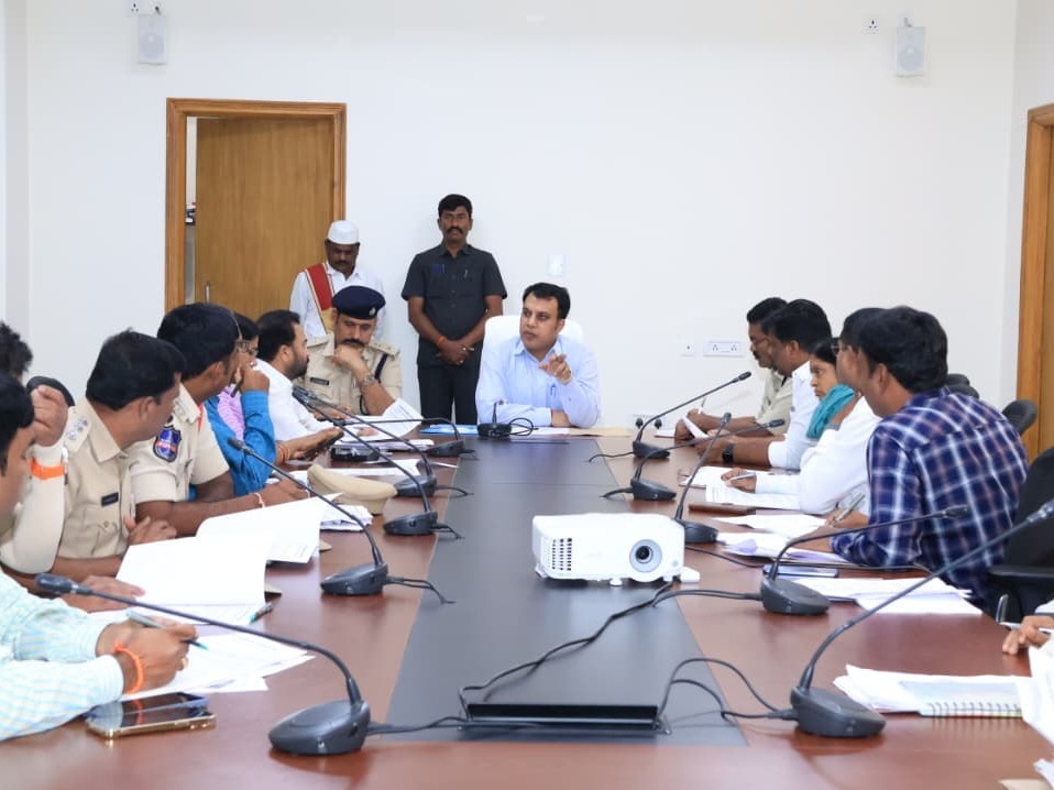 బ్రహ్మోత్సవాలకు విస్తృత ఏర్పాట్లు చేయాలి: కలెక్టర్