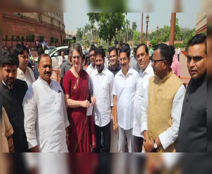 రాహుల్, ప్రియాంక గాంధీలను కలిసిన సీఎం