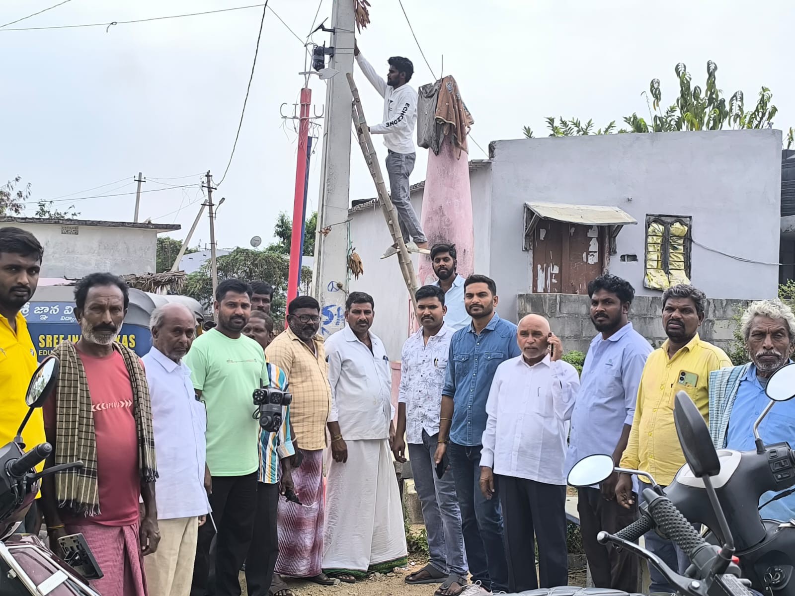 గ్రామ భద్రతకే సీసీ కెమెరాలు: సర్పంచ్