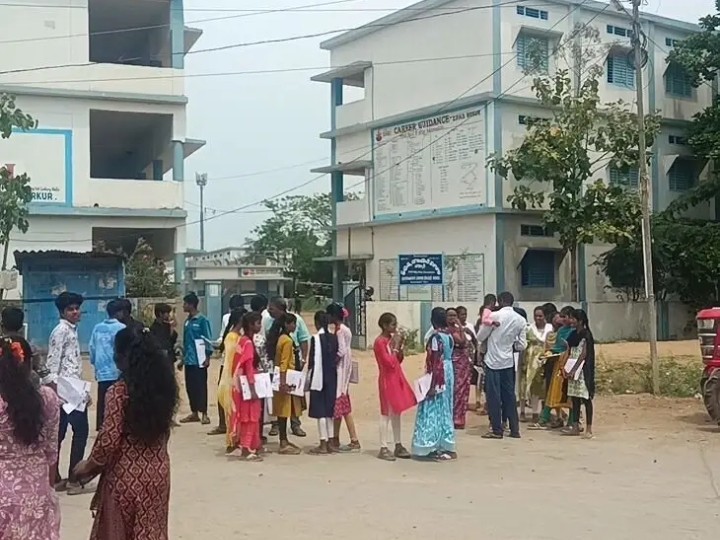 పదవ తరగతి పరీక్షకు 100 శాతం హాజరు