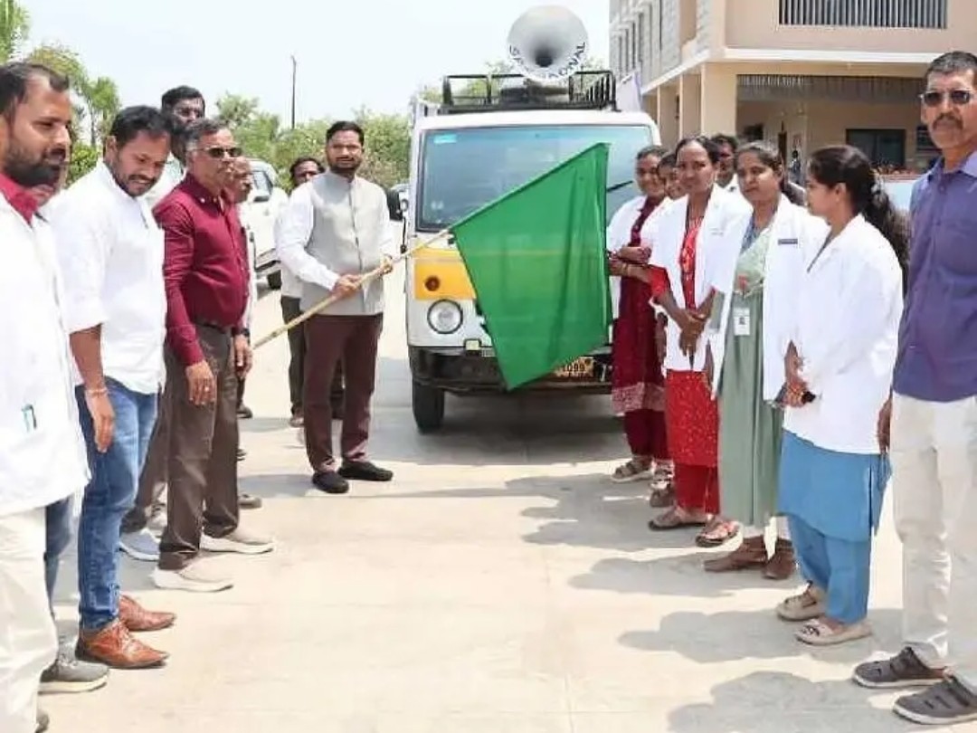 పాడి రైతుల సంక్షేమానికి కృషి: కలెక్టర్