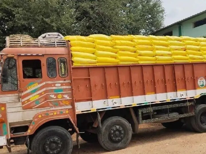 ఫరీద్ పేట్‌కు 444 బస్తాల యూరియా బస్తాలు..!