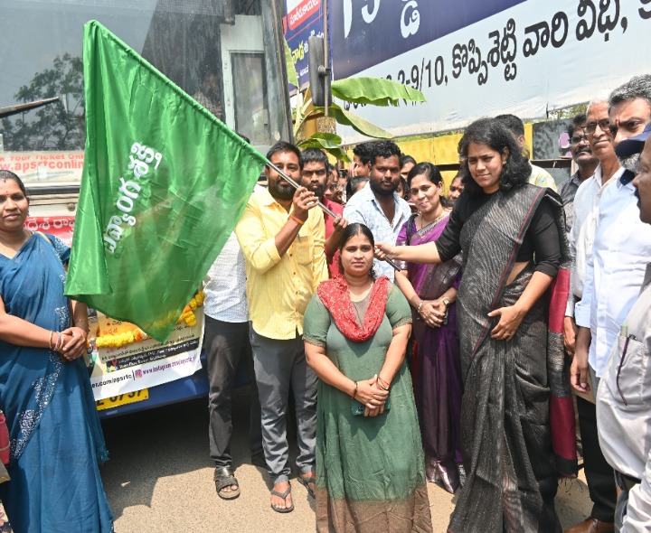 దివ్యాంగులు ఆత్మవిశ్వాసంతో ముందుకు సాగాలి: కలెక్టర్