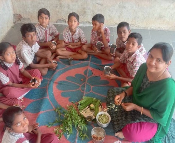 అంగన్వాడీ కేంద్రంలో ముందస్తు ఉగాది వేడుకలు