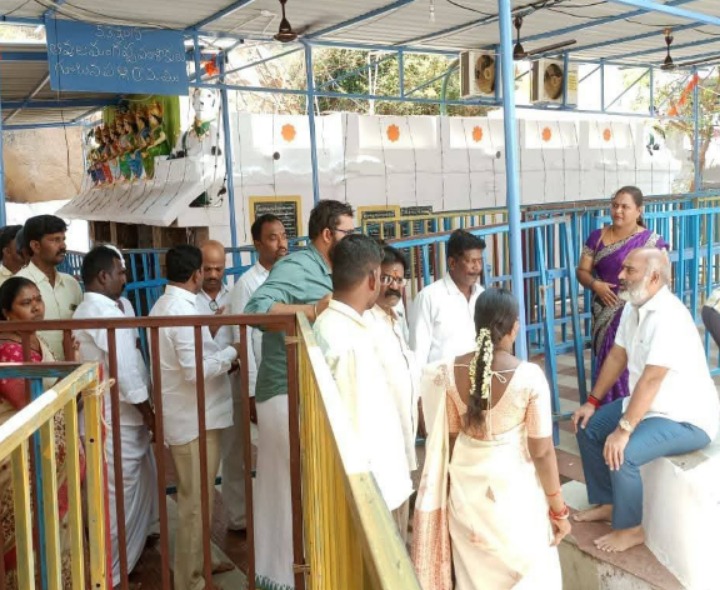 అక్కమాంబ జాతర ఏర్పాట్ల పరిశీలన