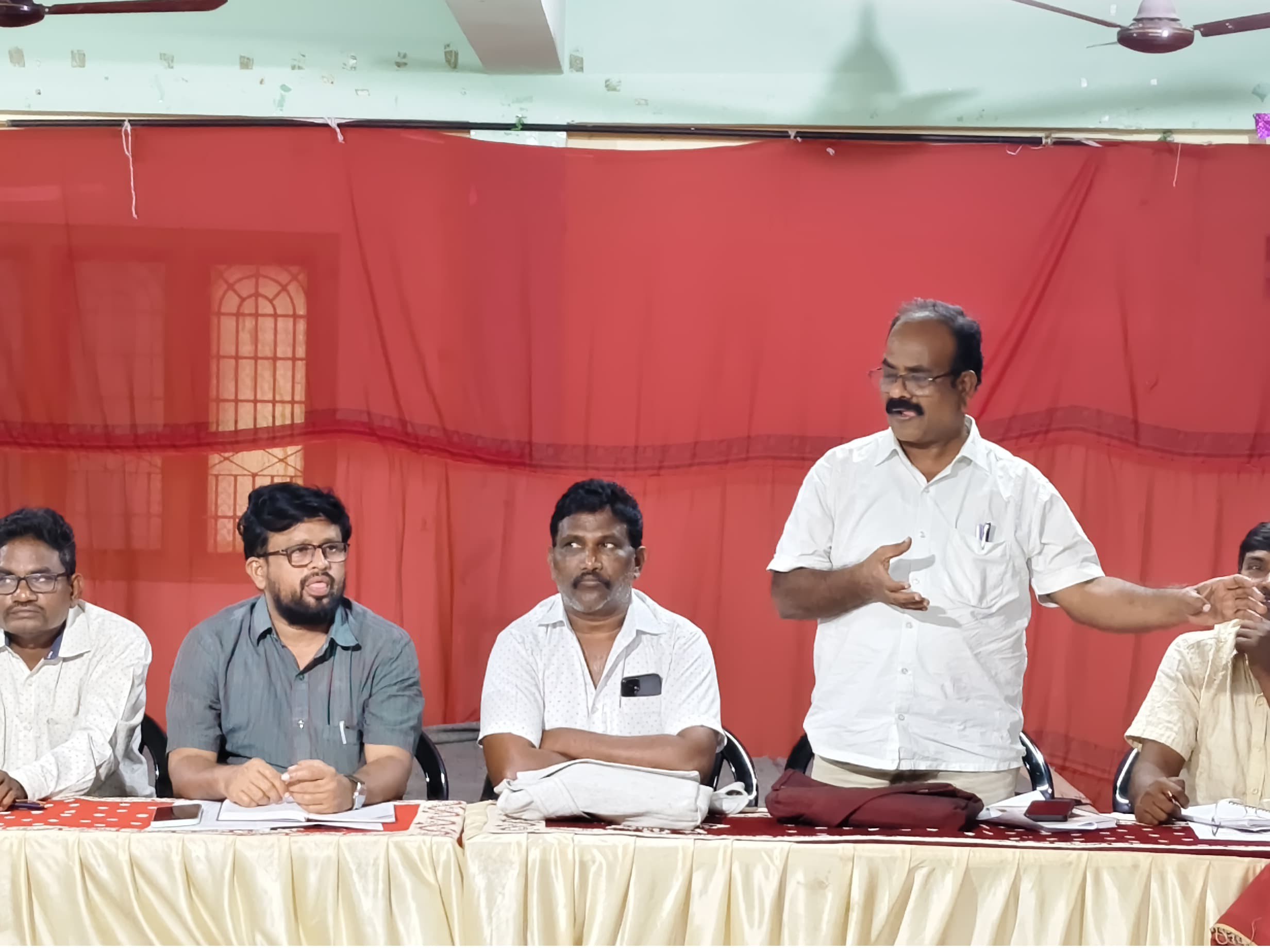 ‘పరిహారం ఇవ్వకుండా శంకుస్థాపన చేయడం తగదు’