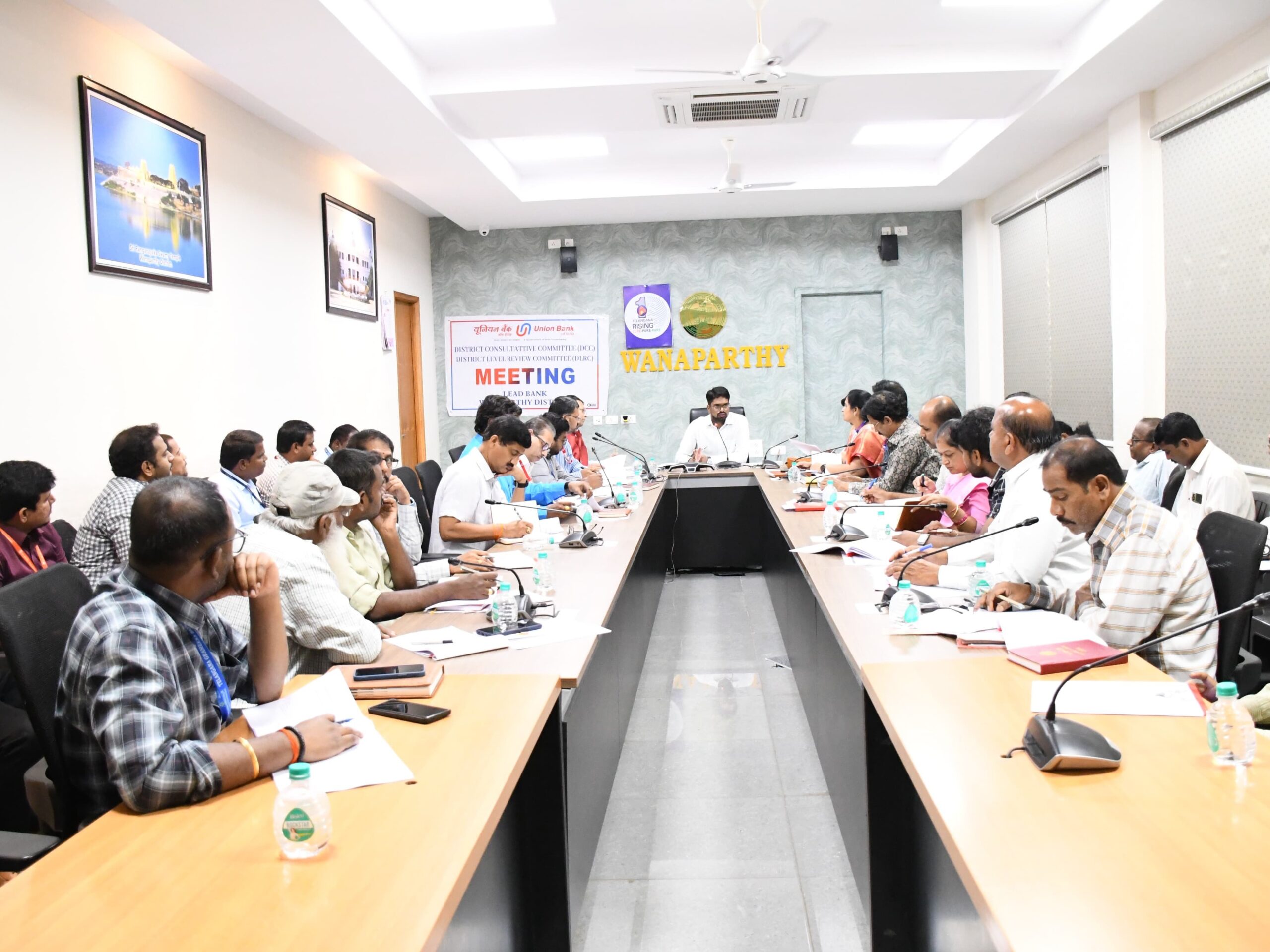 ‘బ్యాంకర్లు లక్ష్యాలను సాధించాలి’