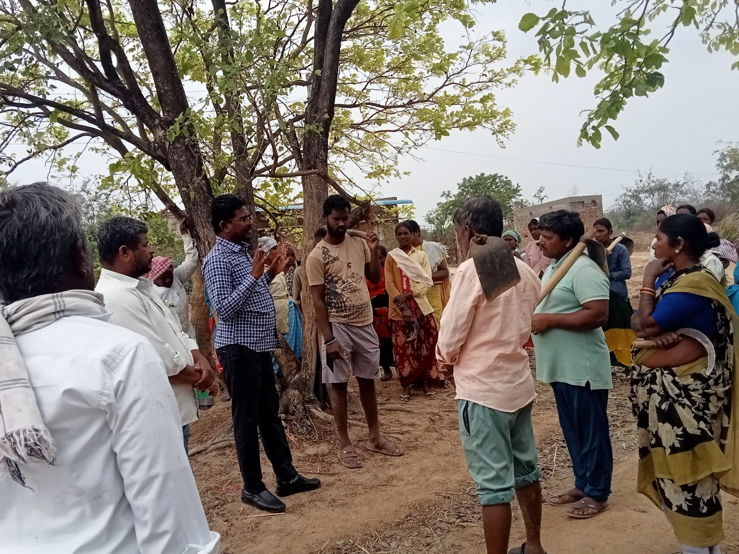 ‘ఫోటో క్యాప్చర్ విధానం రద్దు చేయాలి’