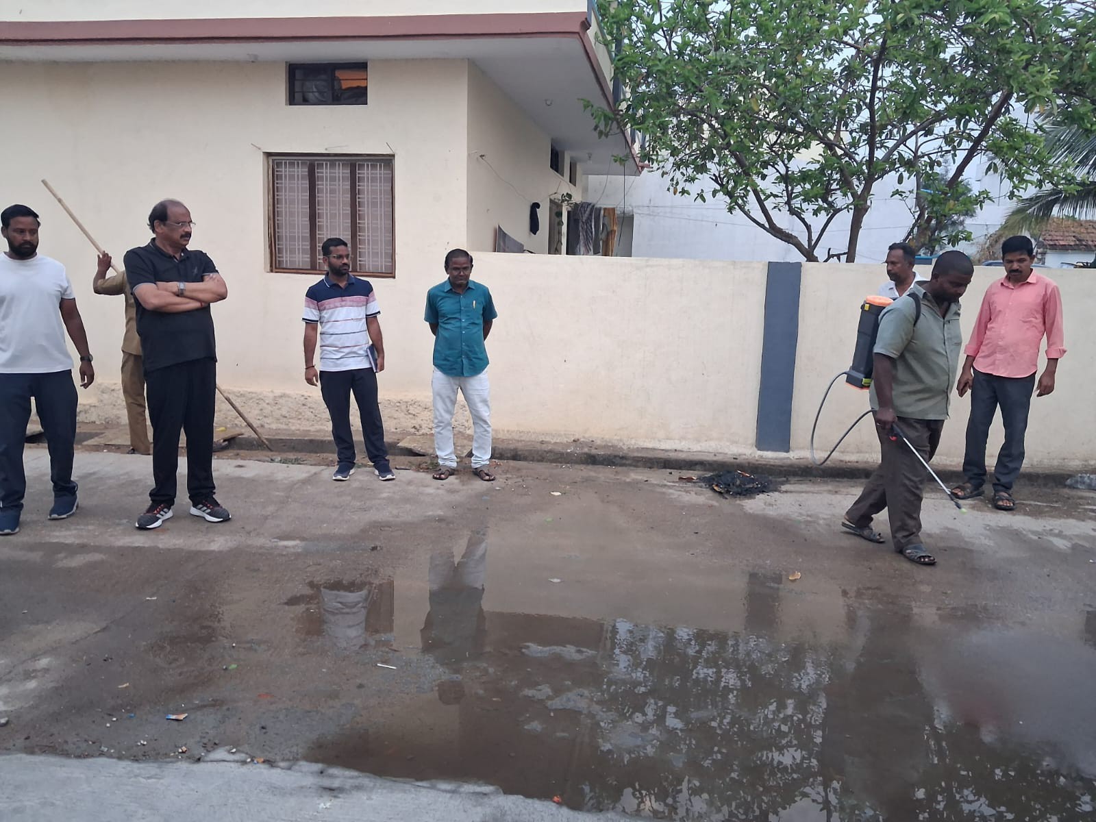 డివిజన్‌లో పర్యటించిన మున్సిపల్ కమిషనర్