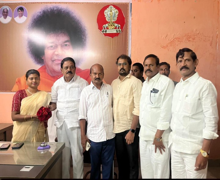 ప్రత్యేక అధికారిగా బాధ్యతలు స్వీకరించిన ఆర్డీవో