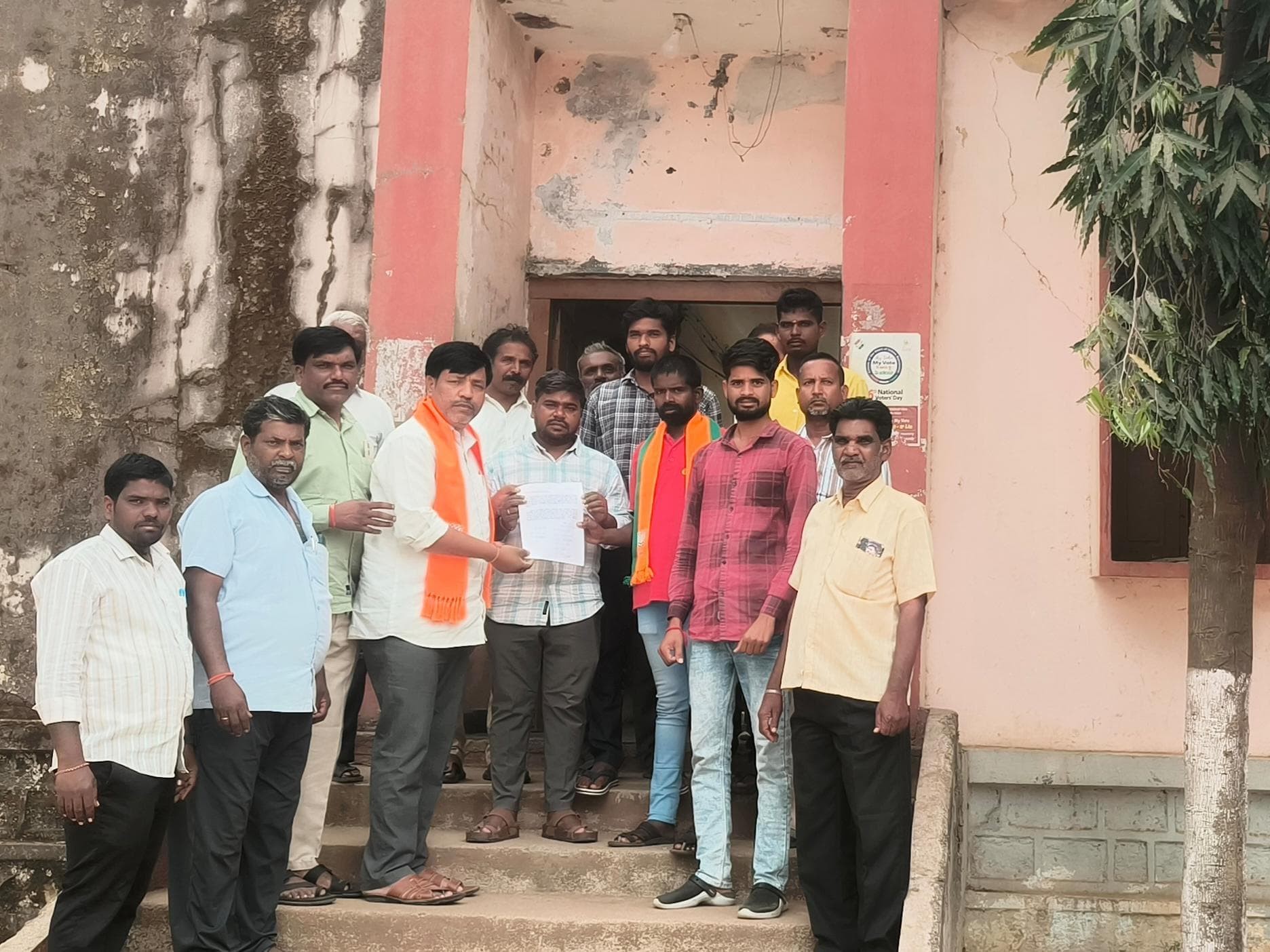 ‘ప్రజలకు ఇచ్చిన హామీలు నెరవేర్చాలి’