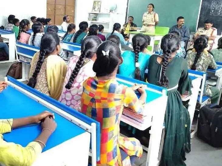 ట్రాఫిక్ నిబంధనలపై విద్యార్థులకు అవగాహన