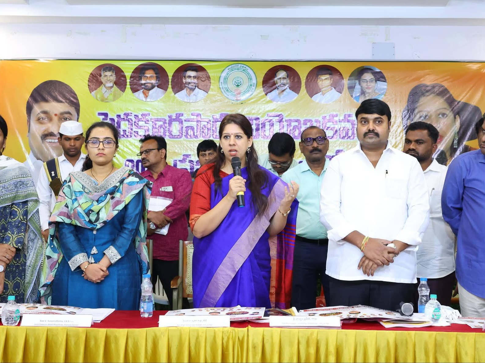 అధికారులపై ఆగ్రహం వ్యక్తం చేసిన కలెక్టర్