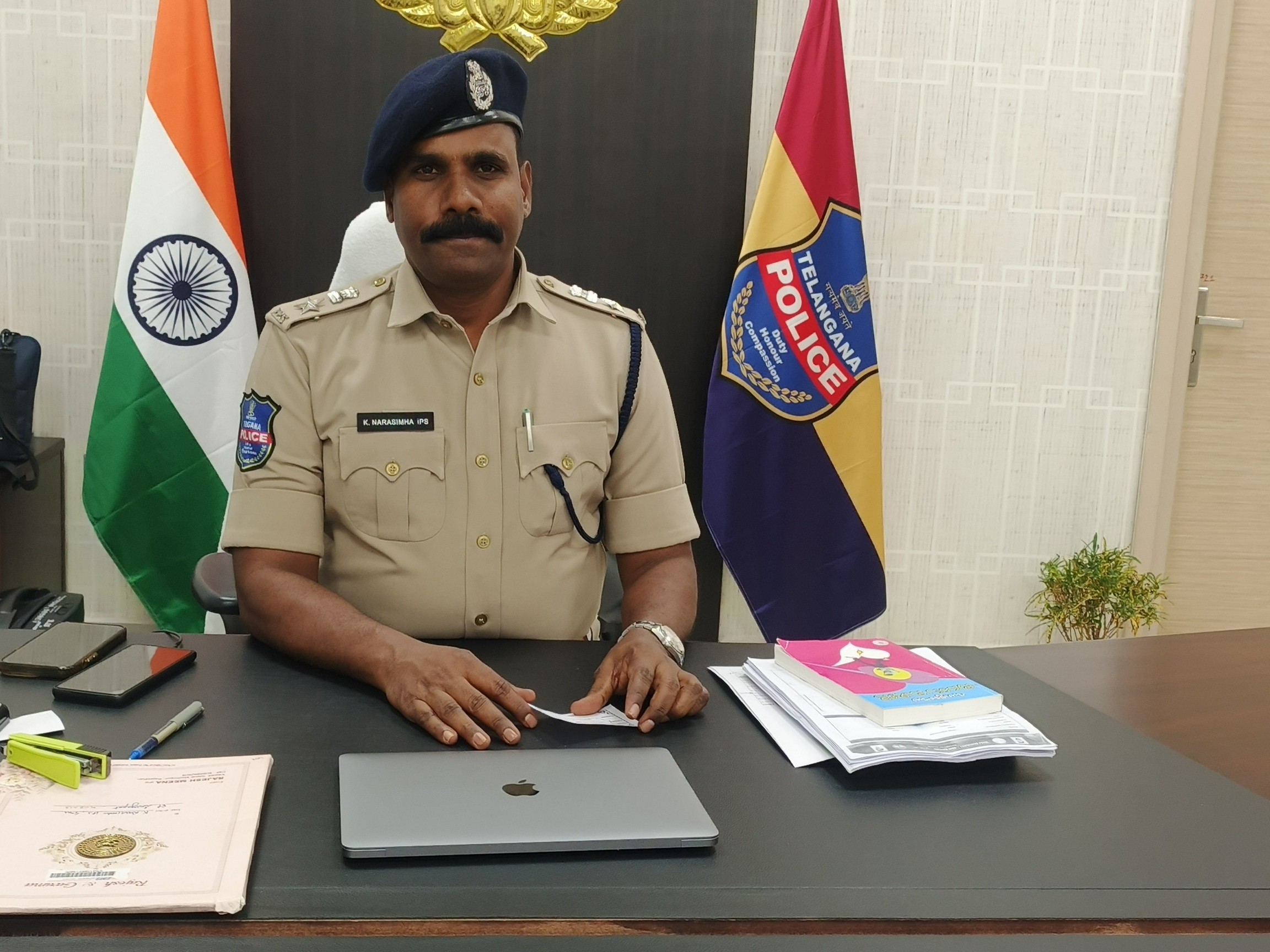 శాంతియుతంగా పండుగలు జరుపుకోండి: ఎస్పీ