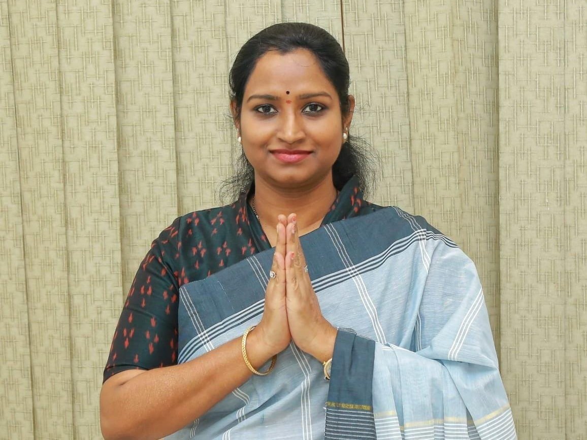 ఉగాది శుభాకాంక్షలు తెలిపిన ఎంపీ కడియం కావ్య..