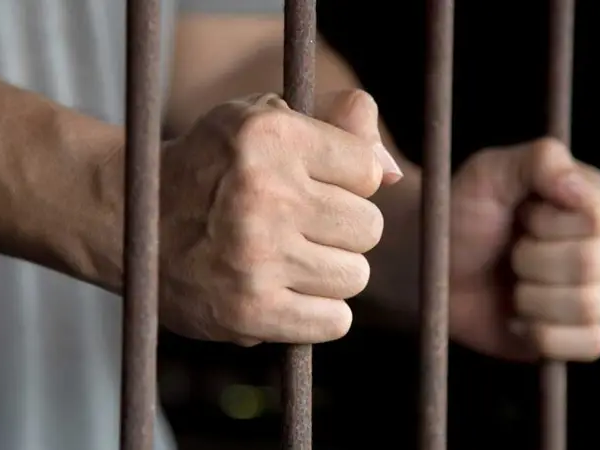 బెదిరింపుల కేసులో ఒకరికి మూడేళ్ల జైలు