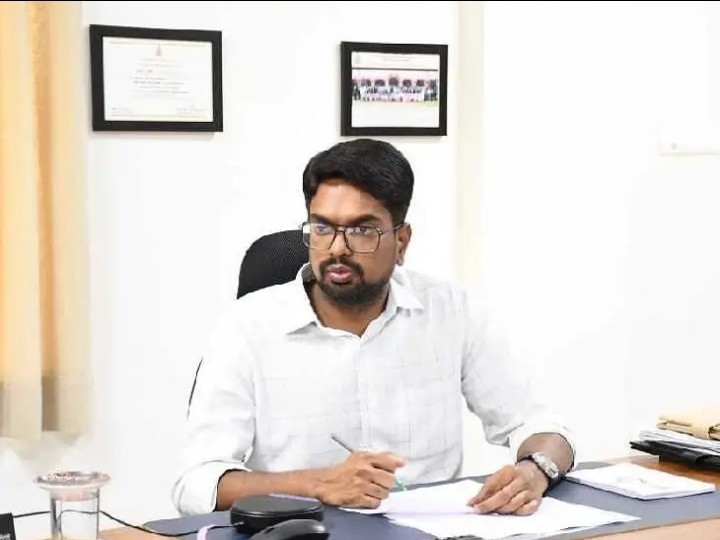 పన్నుల వసూళ్లలో వేగం పెంచాలి: కలెక్టర్