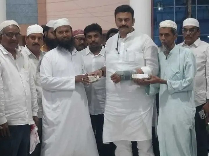 మత పెద్దలకు ప్రభుత్వ ప్రోత్సాహకాలు అందజేత