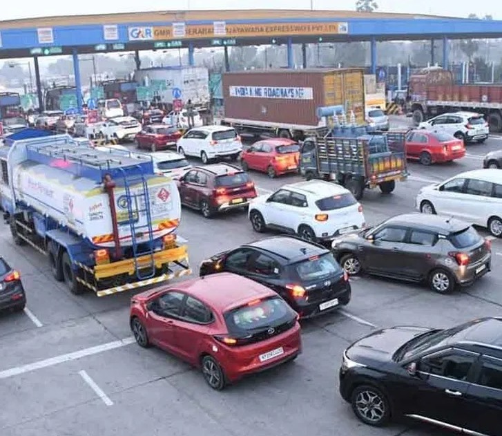 వాహనాదారులకు గుడ్ న్యూస్.. 2 శాతం ట్యాక్స్ రద్దు