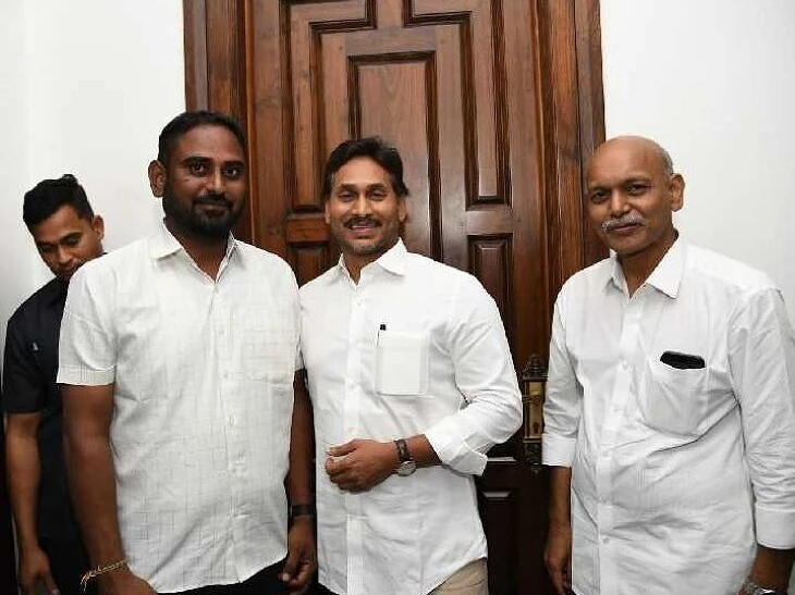 జగన్మోహన్ రెడ్డిని కలిసిన అనపర్తి మాజీ ఎమ్మెల్యే