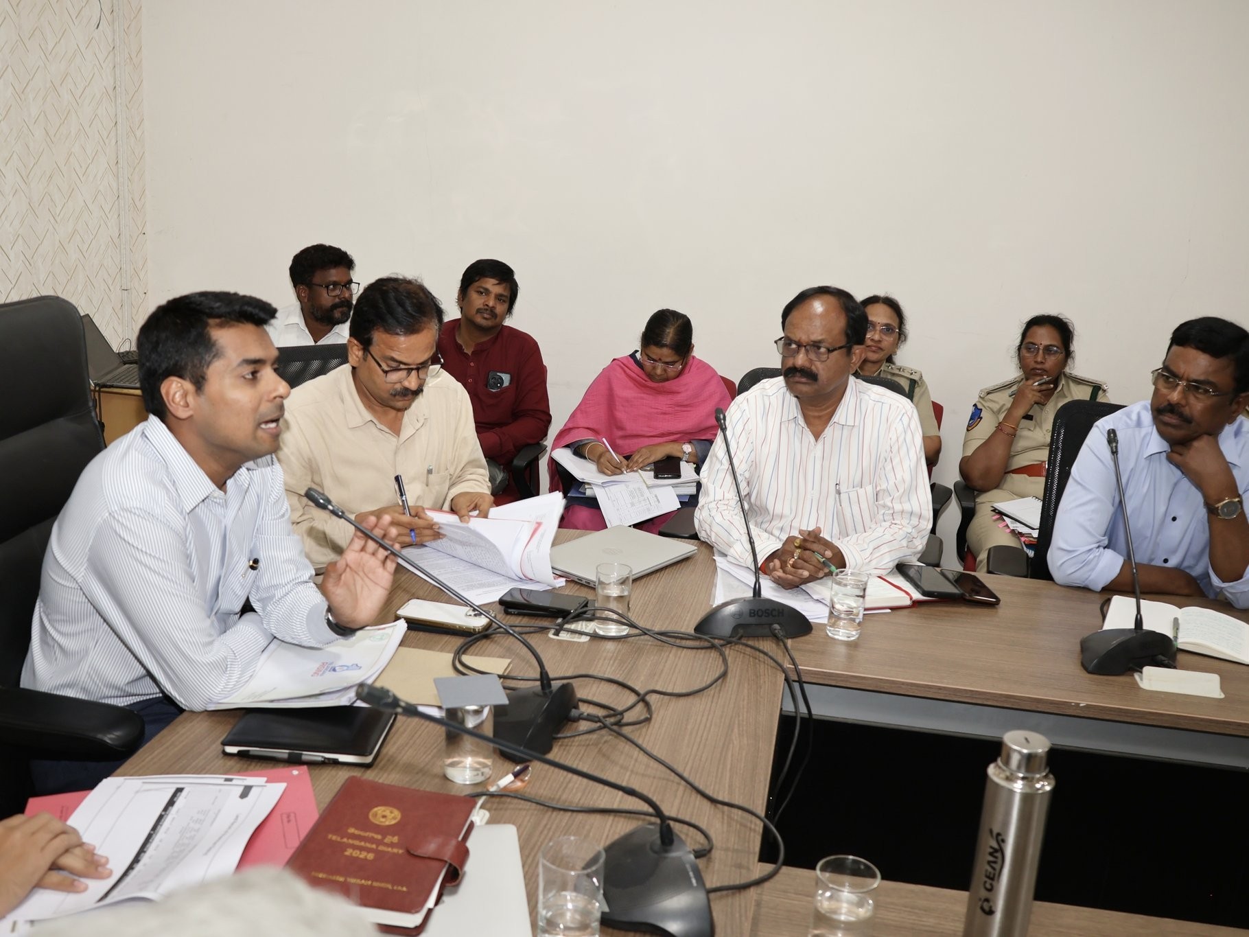 ఉమ్మడి జిల్లాల్లో భూ వివాదాల పరిష్కారానికి జాయింట్ సర్వే