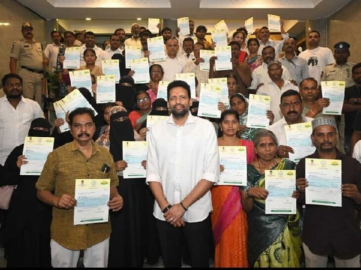 33 మందికి సీఎం రిలీఫ్ ఫండ్ చెక్కుల పంపిణీ