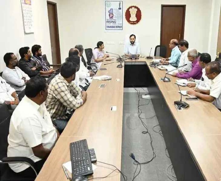 జిల్లాలోని బియ్యాన్ని FCIకి తరలించాలి: కలెక్టర్