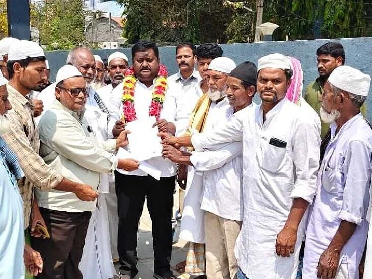 ‘శ్మశాన స్థలంలో హద్దులు చూపాలి’