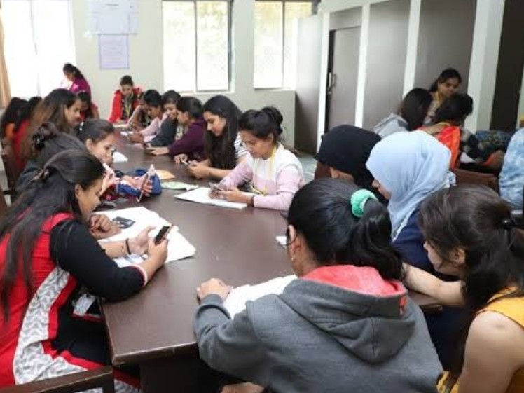 గురుకుల ఇంటర్.. ఏప్రిల్ 15 వరకు దరఖాస్తులకు ఆహ్వానం