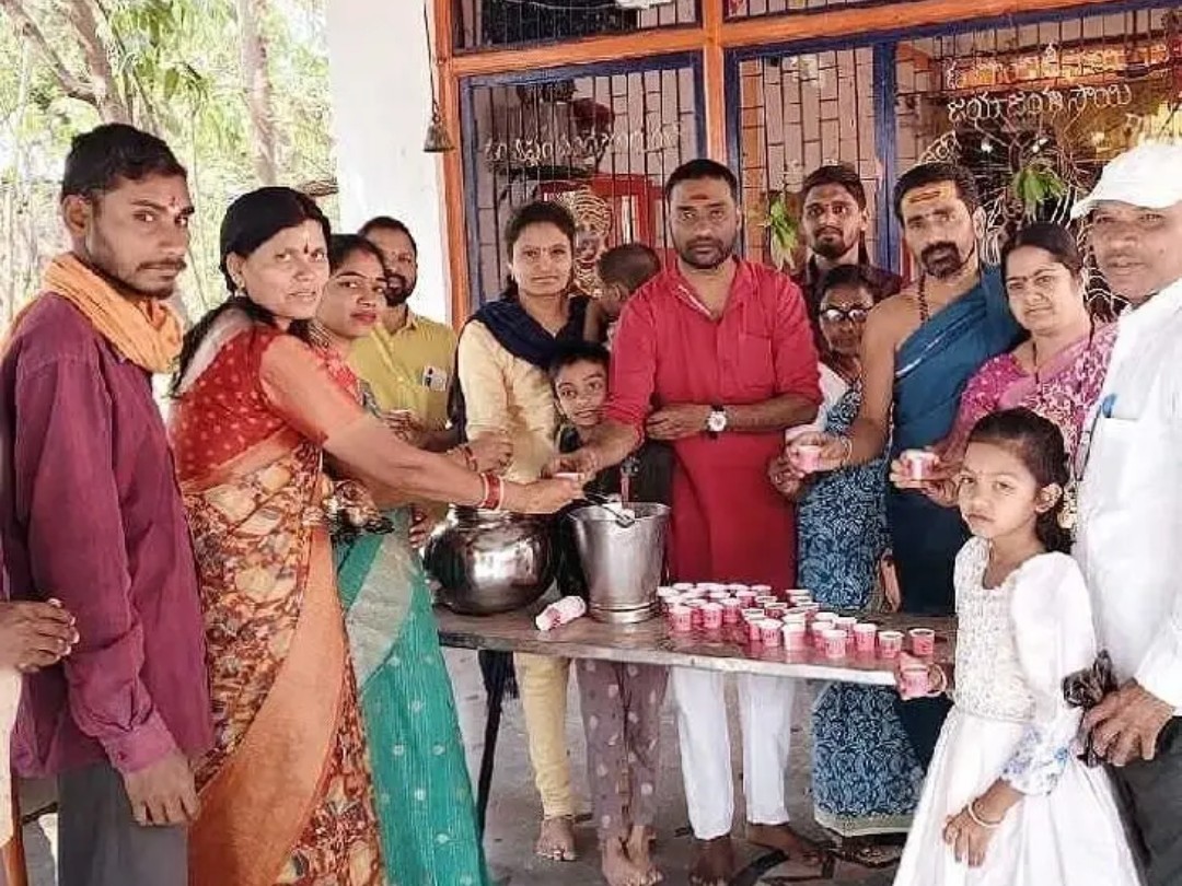 సామూహిక ఉగాది పచ్చడి పంపిణీ