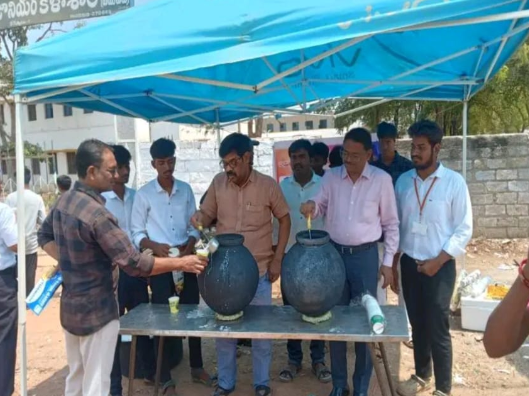 ‘సేవా గుణాన్ని అలవర్చుకోవాలి’