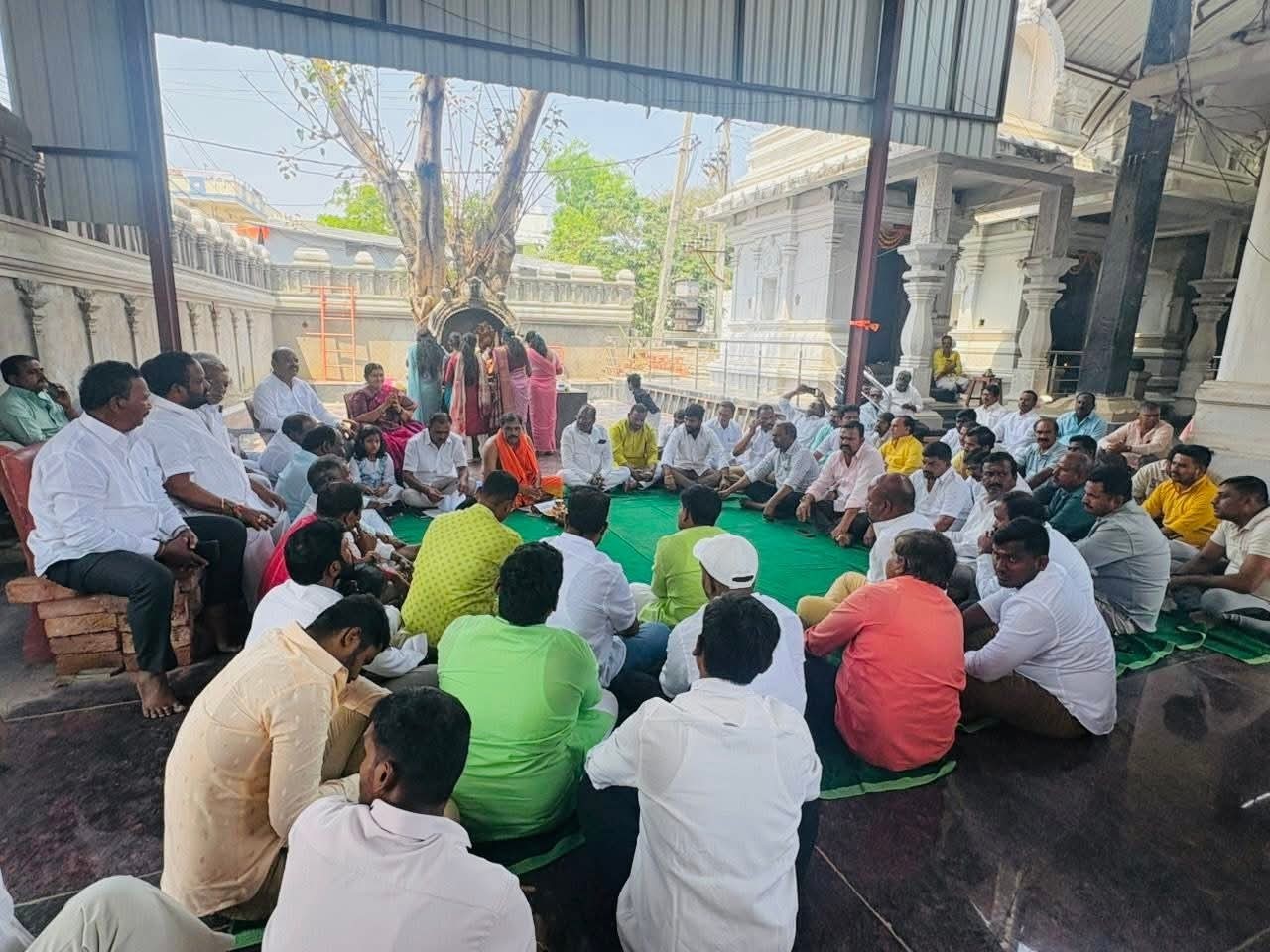 భక్తిశ్రద్ధలతో పంచాంగ శ్రవణం