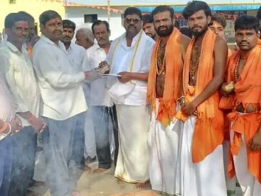 ఆలయ పునర్నిర్మాణానికి రూ.1.11 లక్షలు విరాళం