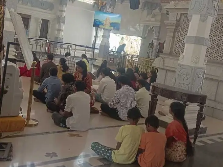 ఎన్బీటీ నగర్ లక్ష్మీ నరసింహ స్వామి ఆలయంలో భక్తుల తాకిడి