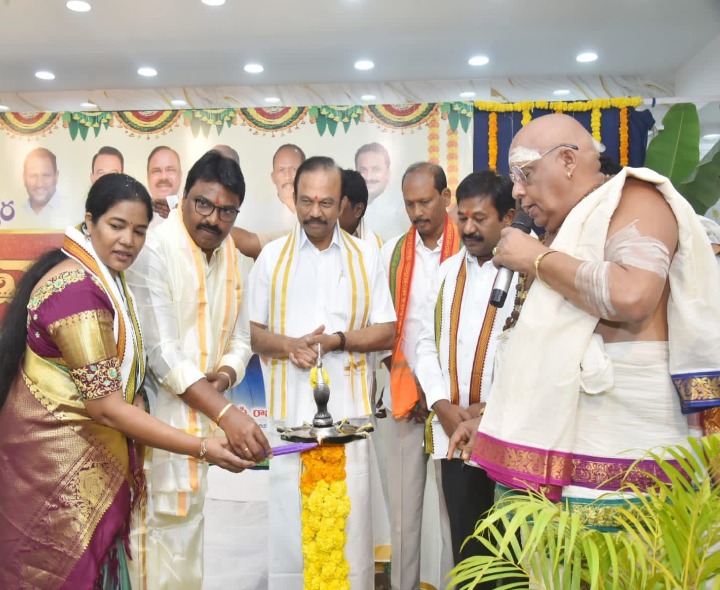 రాష్ట్రం సుభిక్షంగా ఉండాలి: మంత్రి డోలా