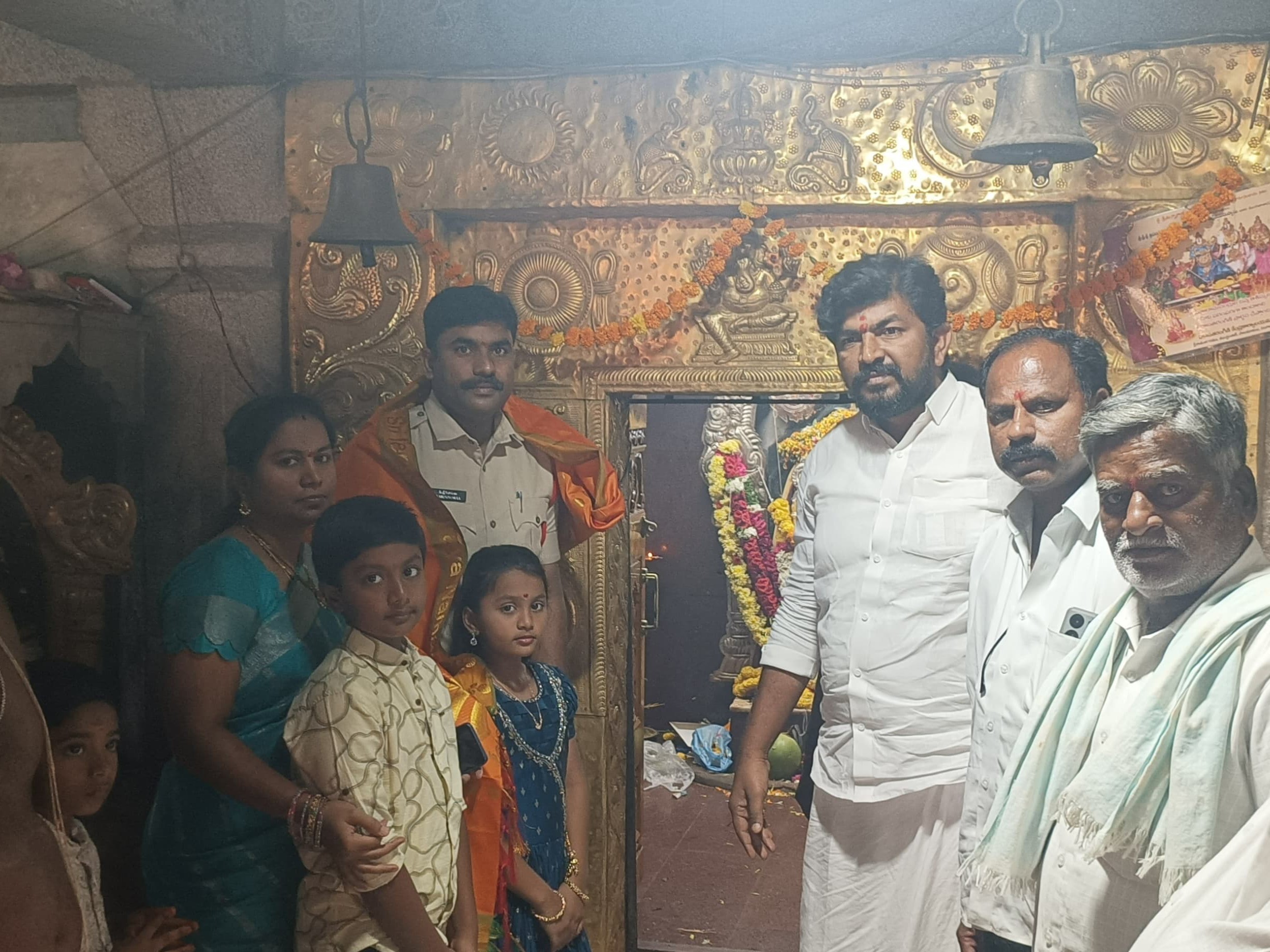 పాగుంట క్షేత్రంలో ఎస్సై పూజలు