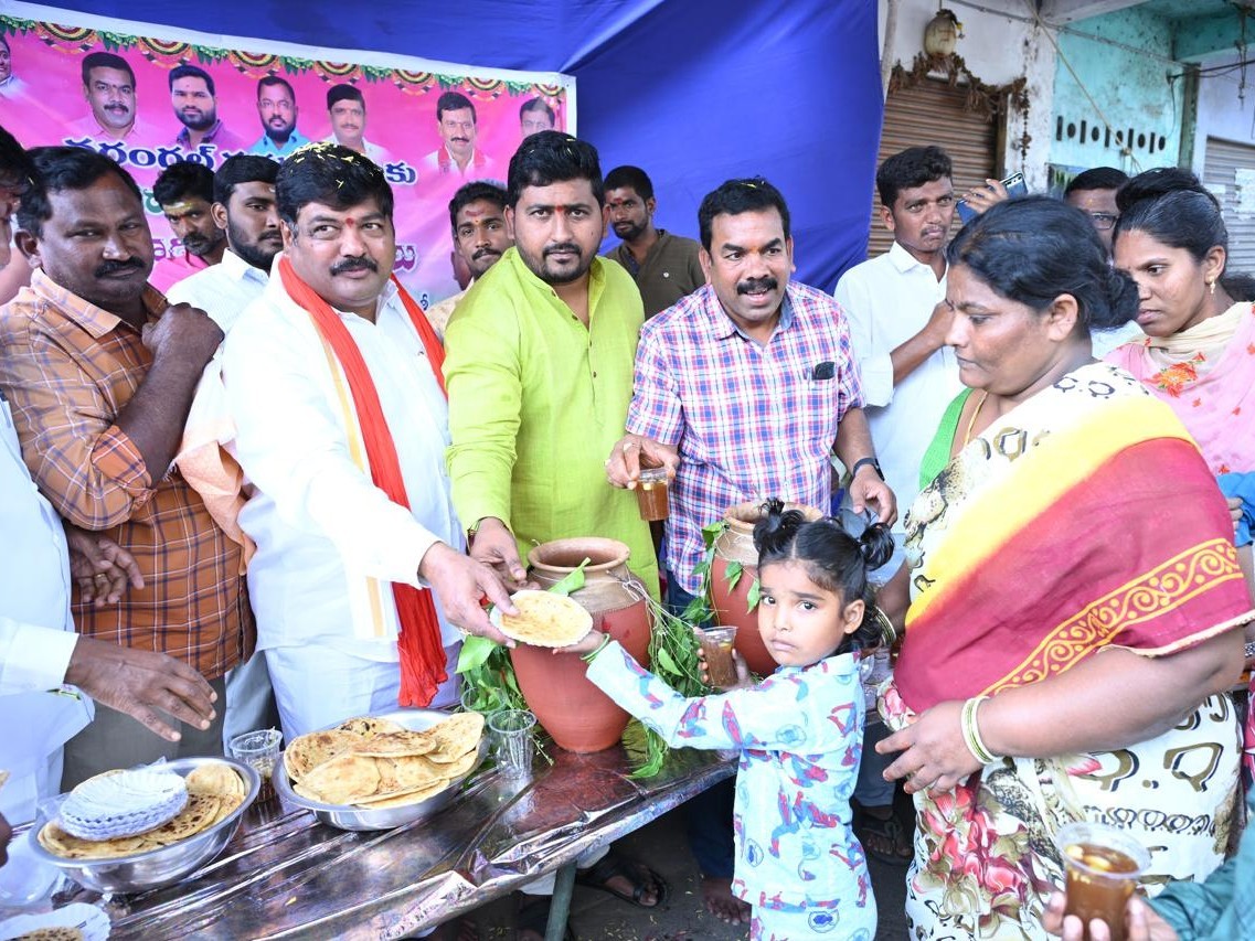 ఉగాది వేడుకల్లో పాల్గొన్న మాజీ ఎమ్మెల్యే