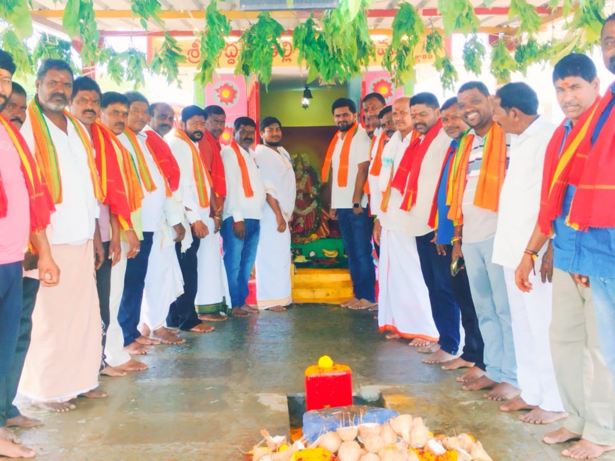 ఉగాది సందర్భంగా పెద్దమ్మతల్లి ఆలయంలో పూజలు