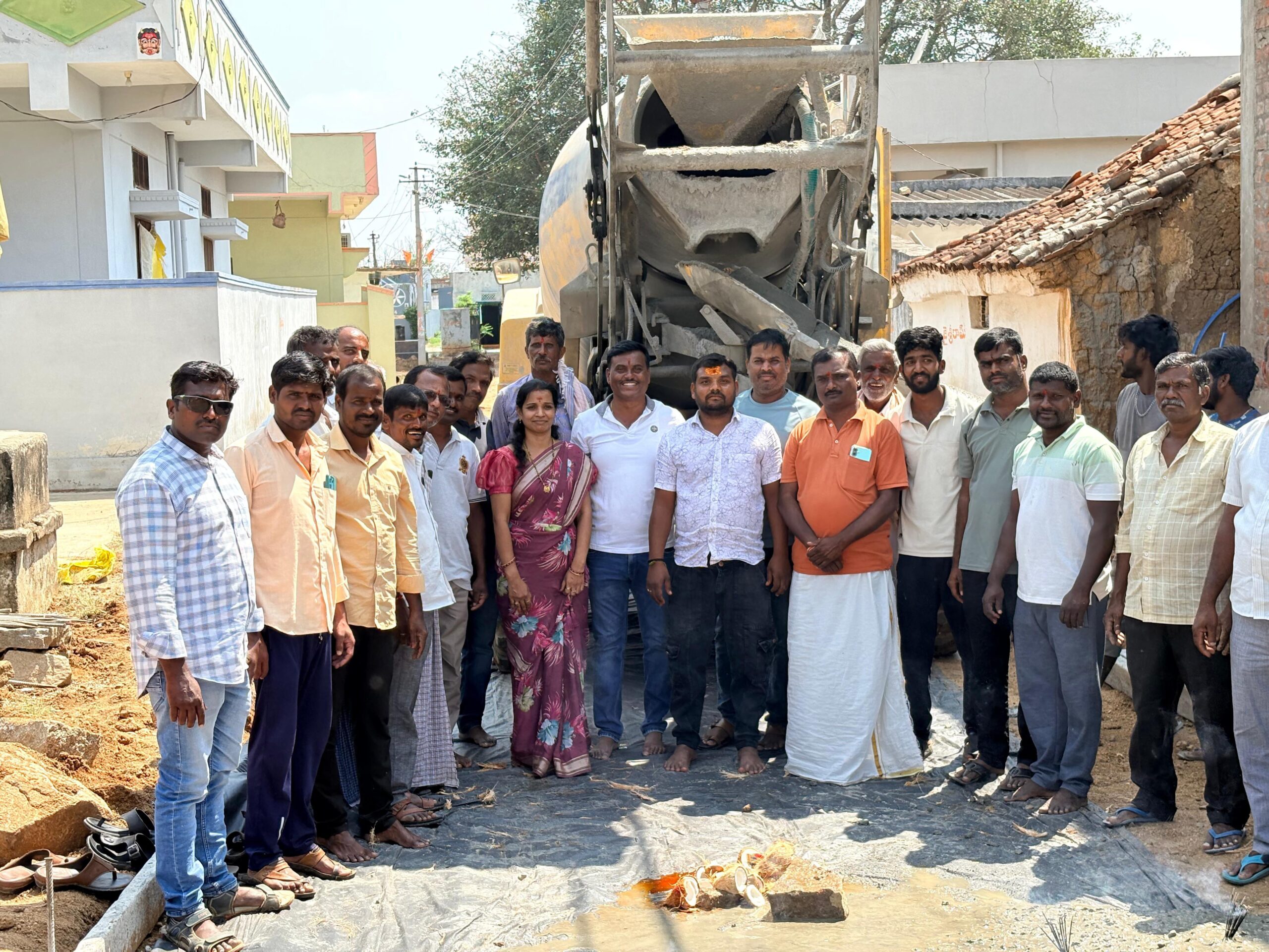 ‘ఆదర్శ గ్రామంగా తీర్చిదిద్దుతాం’