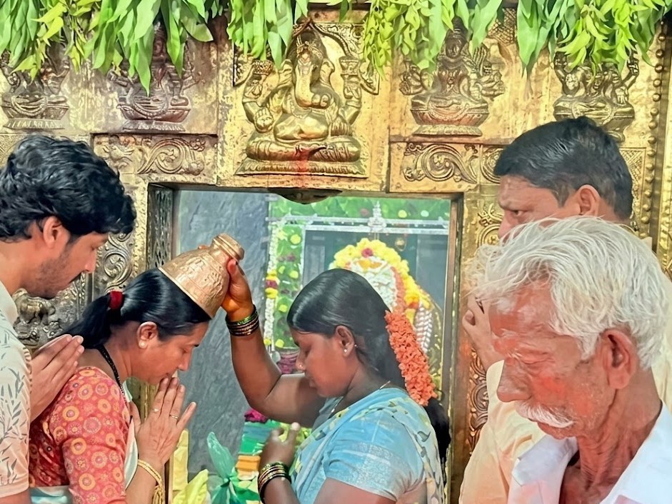 ఉగాది సందడి.. ప్రత్యేక పూజలు చేసిన ఆలూరు ఇంఛార్జ్