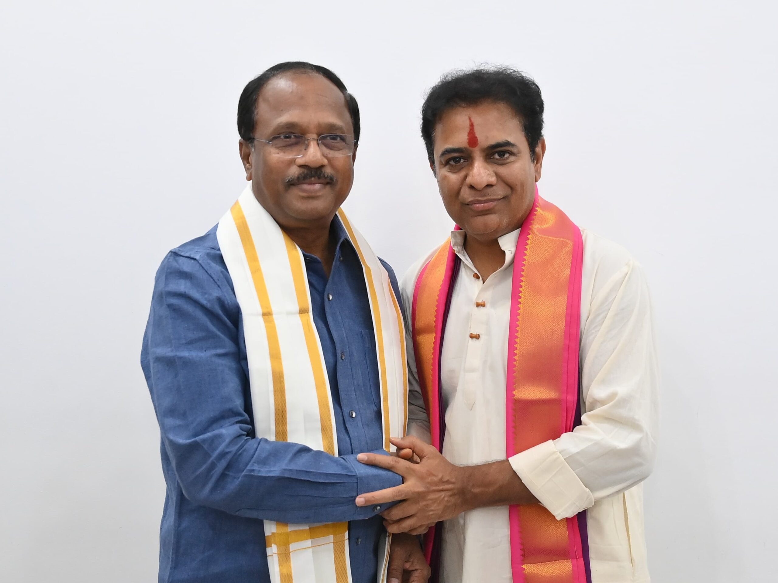 కేటీఆర్‌ని కలిసిన MLA