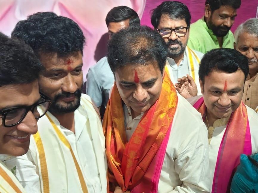 కేటీఆర్‌ను కలిసిన బోథ్ MLA