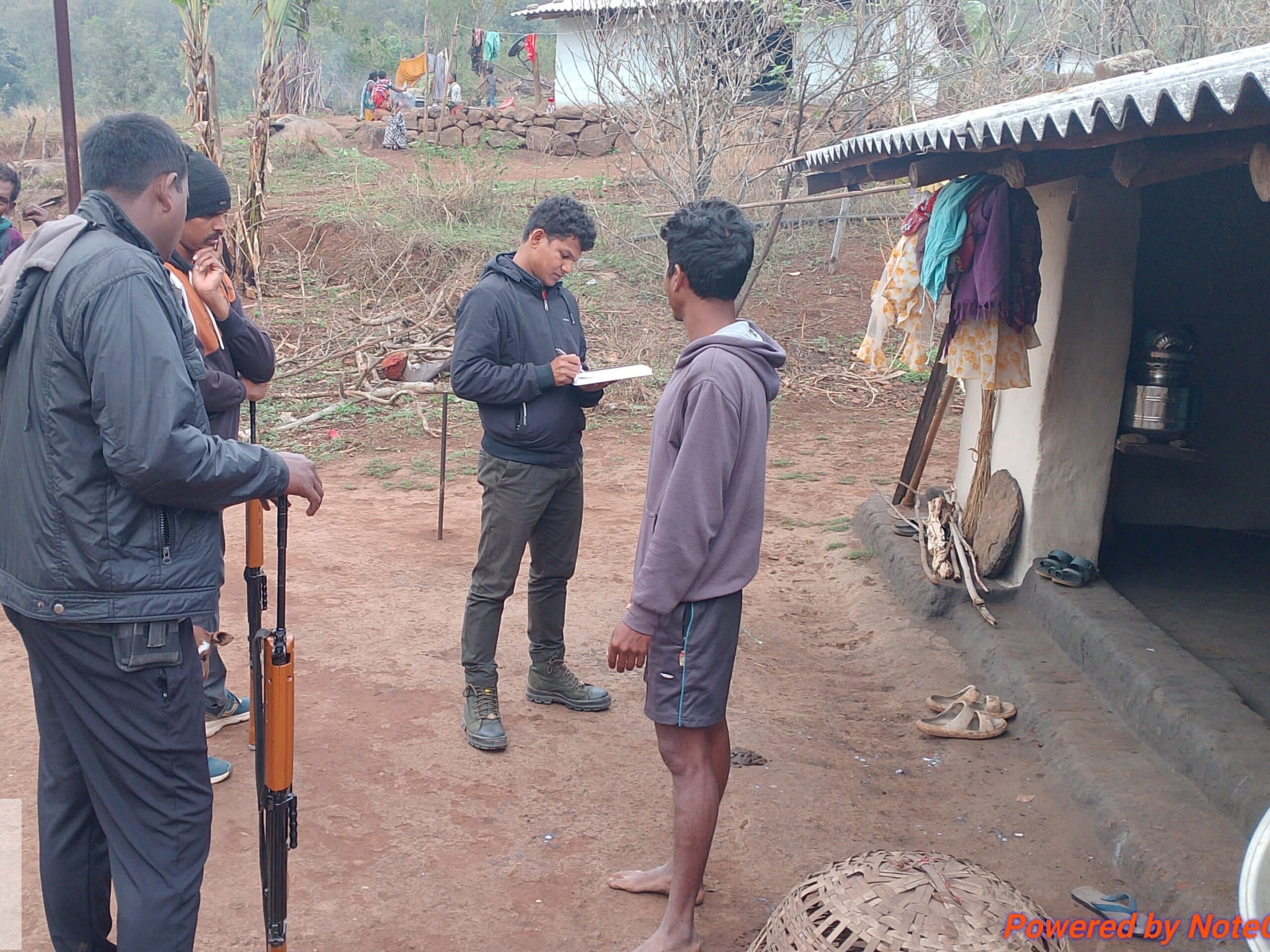 పోలీసుల కార్డెన్ సెర్చ్